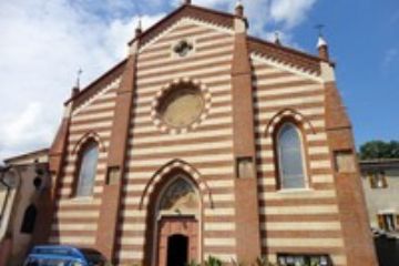 Facciata della Parrocchiale di San Vittore Martire a Rosignano Monferrato